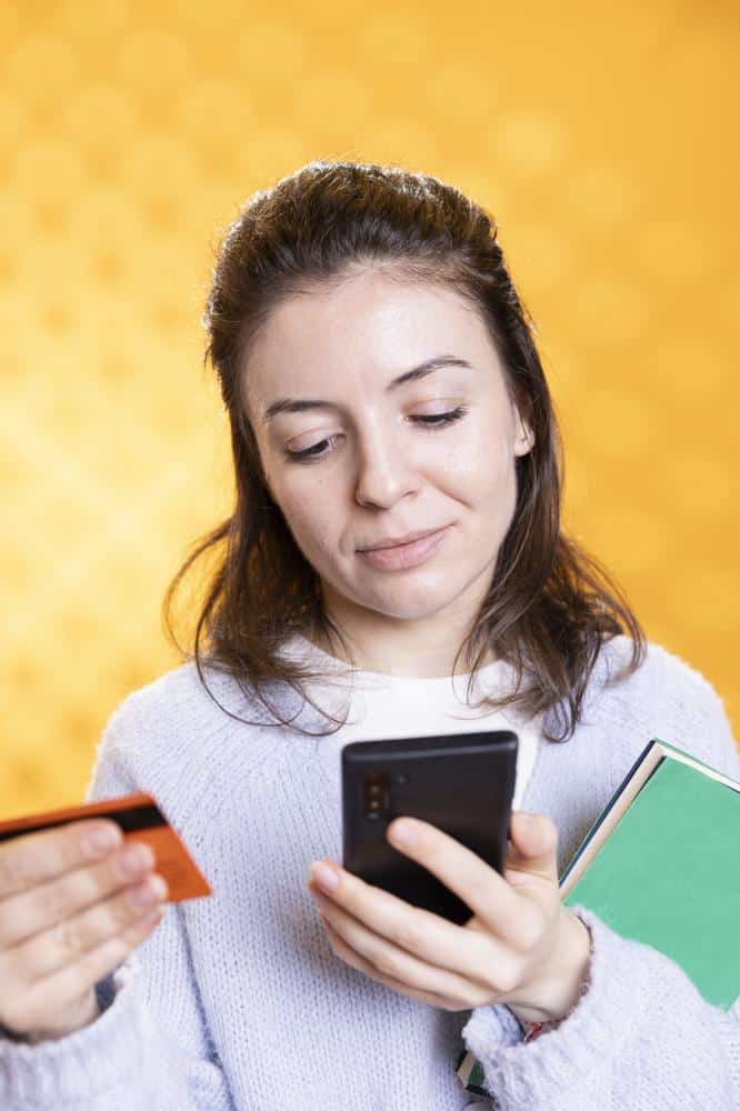 How Does a Credit Card Reader for Phone Work?